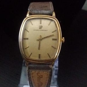 1960's Vintage Beautiful Girard Perregaux 17J Cal. 091-689 Manual Wind with scarce Hexagonal case.