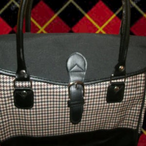 Purse Houndstooth Plaid Vinyl  Preppy 1970s Vintage Handbag Black Neutrals Envelope Purse Cosmetic Bag Set Ipad Tote  School Work Lunch Bag