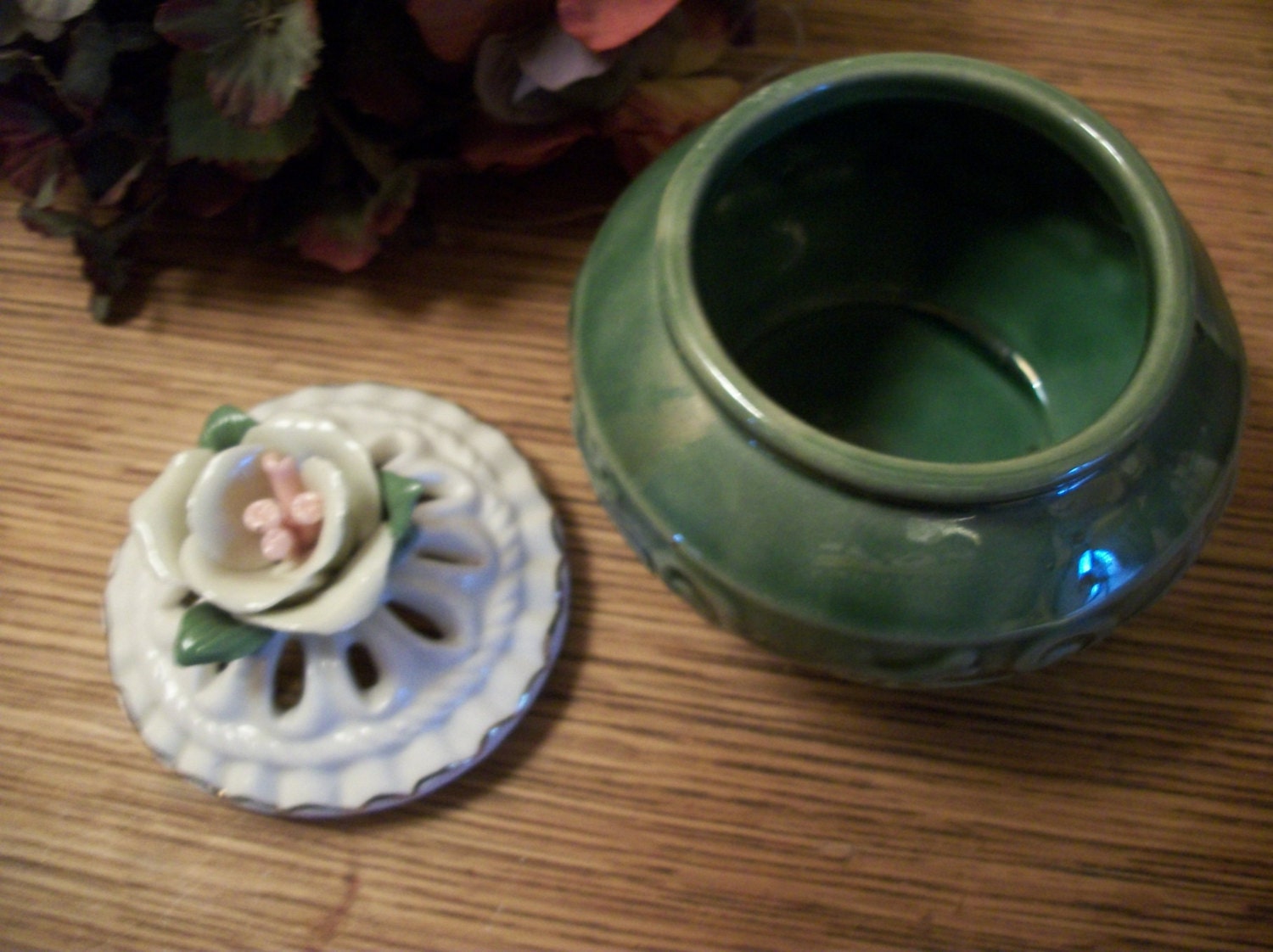 Green Ceramic Trinket Box with Ornate White Rose Lid Vintage Etsy
