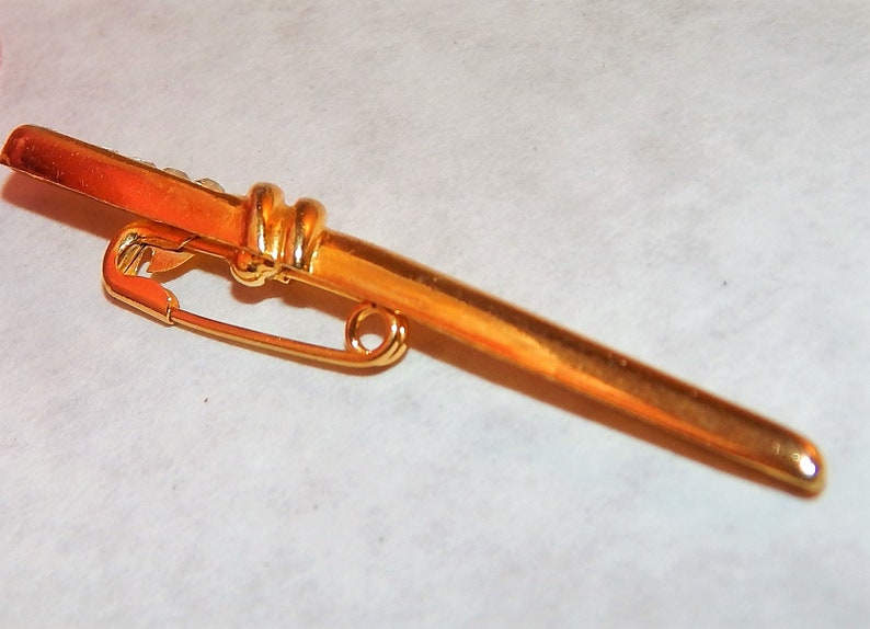 Sewing Needle Bar Pin Gold Metal Rhinestone Brooch Vintage 1970s Seamstress Gift Crafters Jewelry Label Pin FREE SHIPPING
