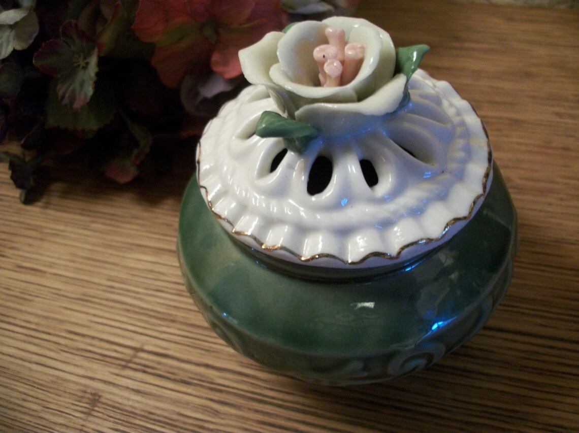 Green Ceramic Trinket Box with Ornate White Rose Lid Vintage Etsy