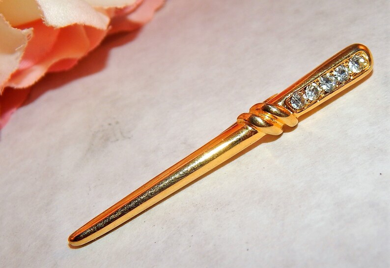Sewing Needle Bar Pin Gold Metal Rhinestone Brooch Vintage 1970s Seamstress Gift Crafters Jewelry Label Pin FREE SHIPPING