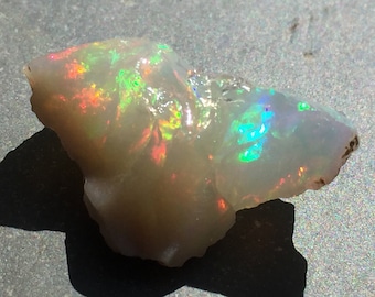Roher Opalstein 26 mm - 2,8 Gramm Äthiopischer Opal in Matrix Rough Welo Opal Rohstein, Regenbogenopal, Feueropal, Lapidary Edelsteine