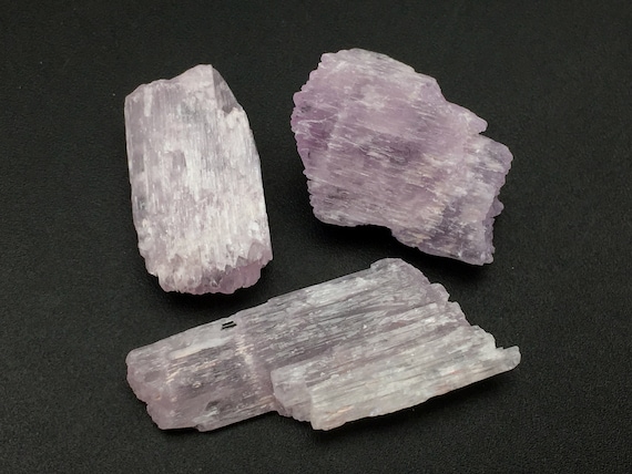 クンツァイト 結晶 原石 B クンツァイト 結晶 原石 B