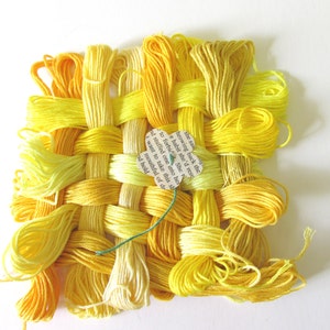 Lot de 24 écheveaux DMC - Nuances de jaune - Fil jaune - Lot de 24 - Fil à broder en coton