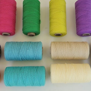 Solid Colors Garn - 240 Meter pro Spule
