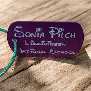 Etichetta per zaino indistruttibile per bambini - Zaino scolastico, borsa sportiva, identificativo per armadietto, etichette per squadre sportive - Testo leggibile, resistente e accattivante, incisione profonda