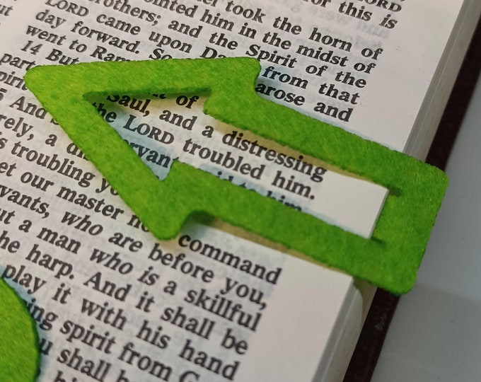 Handmade Felt Bookmark Set – Arrows & Hearts | 4-Piece Whimsical Page Markers