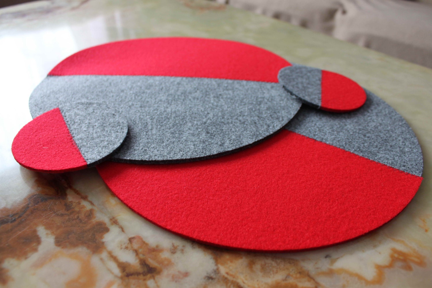 Placemats Two Halves Simple Shape Round Mix Color Felt Table Mats