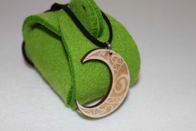 Ireland Celtic Ornament Celtic Moon Necklace with Felt Gift Box