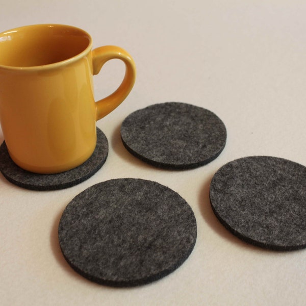 Felt Coaster Simple Shape Circle or Quadrat  Set of 4    NEW thicker 5 mm water absorbing modern home decroations