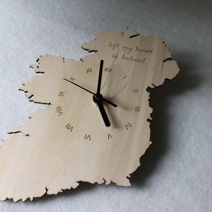 Aangepaste unieke op maat gemaakte Ierland vorm klok Ierse kaart houten Iers cadeau I'm Irish
