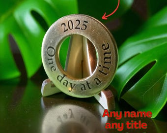 Moneda de sobriedad personalizada Un día a la vez Moneda de recuperación personalizada Regalo de aniversario de sobriedad Chip de recuperación de AA NA Llavero de hitos de sobriedad