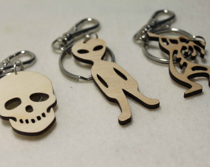 Car Amulet Super Personalised Different Symbol Skulls Alien Fun Keychain Keyring