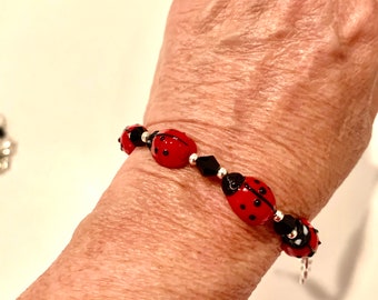 Ladybug Lamp Work Glass and Silver Plated Bracelet,  6 inch children's and young adults ladybug bracelet with toggle clasp