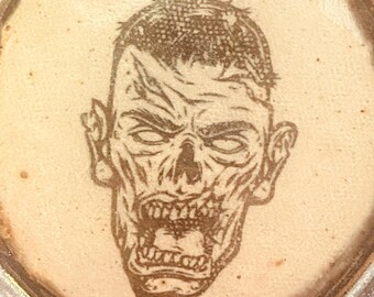 Braiiiinnnnsss.  zombie round plate with round edges