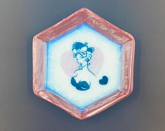 Pinup hexagon porcelain plate