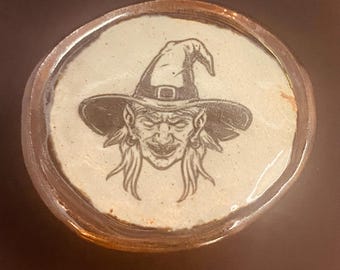 Witchy woman round plate