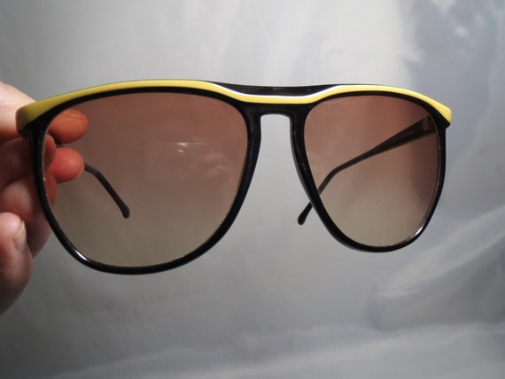 Vintage Bausch & Lomb VIII/W0144 Womens Sunglasse… - image 7