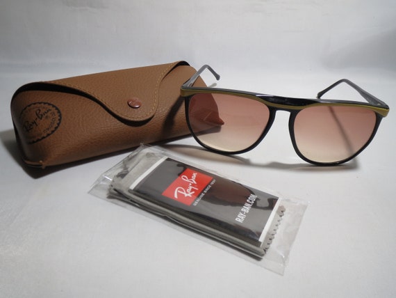 Vintage Bausch & Lomb VIII/W0144 Womens Sunglasse… - image 1