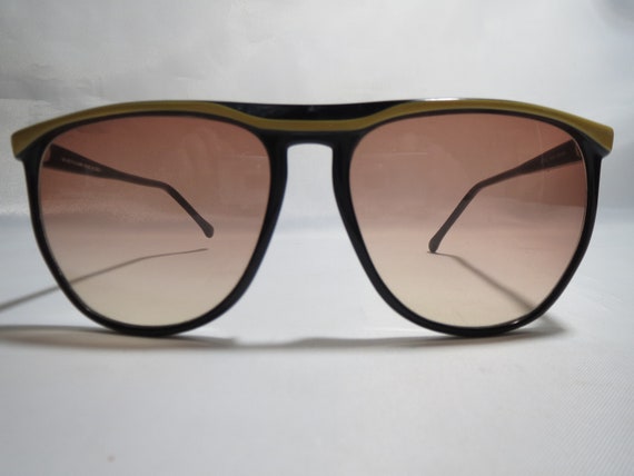 Vintage Bausch & Lomb VIII/W0144 Womens Sunglasse… - image 4