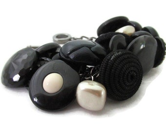 Chunky Black Bracelet, Button Jewelry, Black Button Bracelet, Black Vintage Button Charm Bracelet, Black and White Bracelet, Repurposed