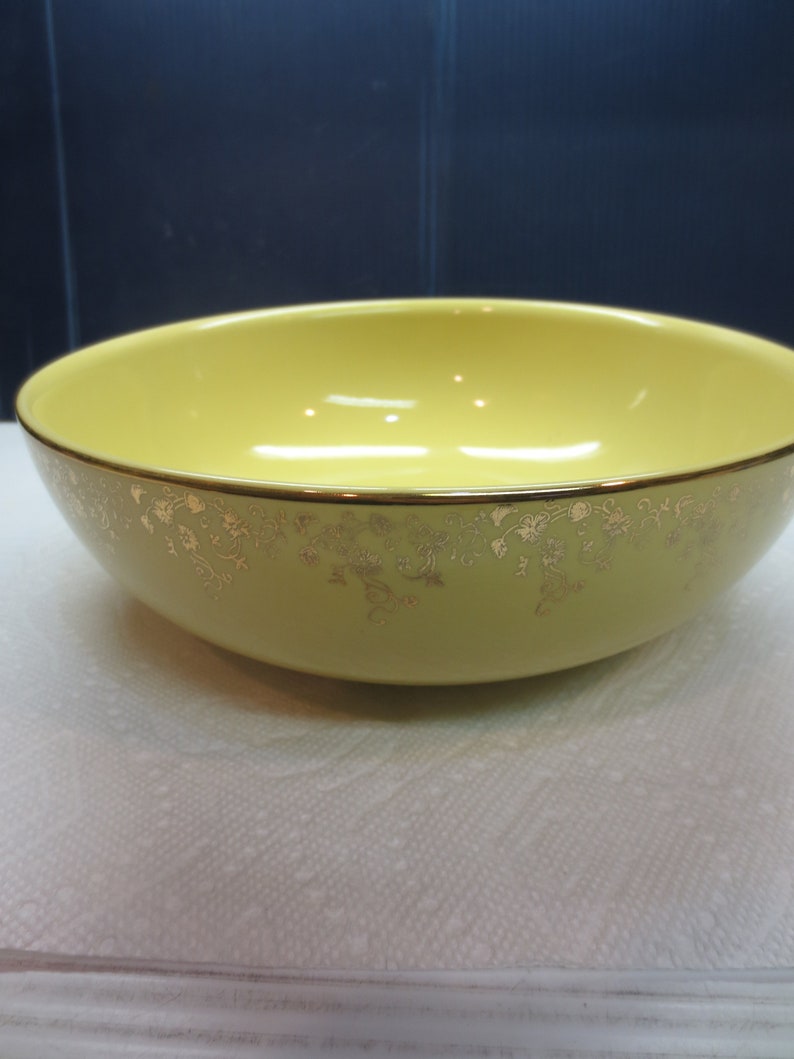 1950/'s Hall Yellow And Gold #0799 Large Salad Bowl