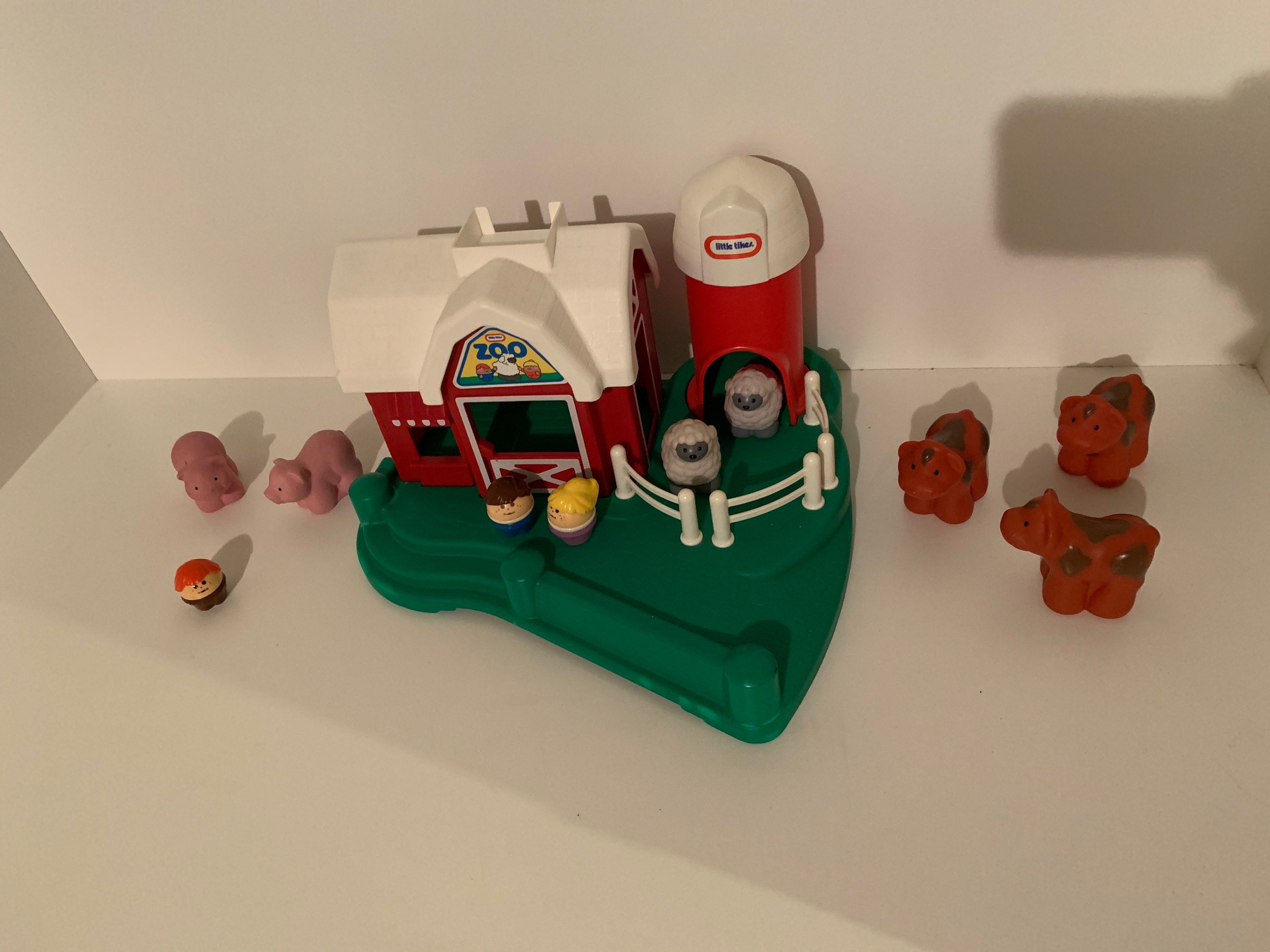 Little tikes shop barn set
