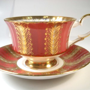 Paragon Tea cup,  Pink Tea cup with Bouquet of Flowers.