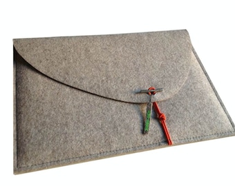 Natural beige MacBook 13 felt bag - customized