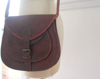 FREE SHIP Brown Leather Purse Crossbody Bag Vintage Travel Weekend Box Bag Over the Shoulder Handbag British Style Satchel w Buckle Closure