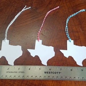 Set of 20 Large White OR Kraft Texas Tags with Red, Blue or Gray Baker's String