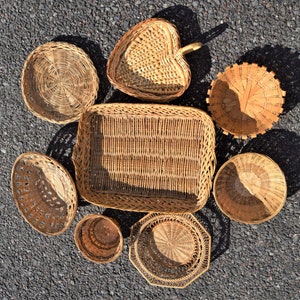 Vintage wall baskets / Set of 7 natural hand woven basket collection / Boho wall hangings / Rotang, raffia, wiker basket / Wall decor basket