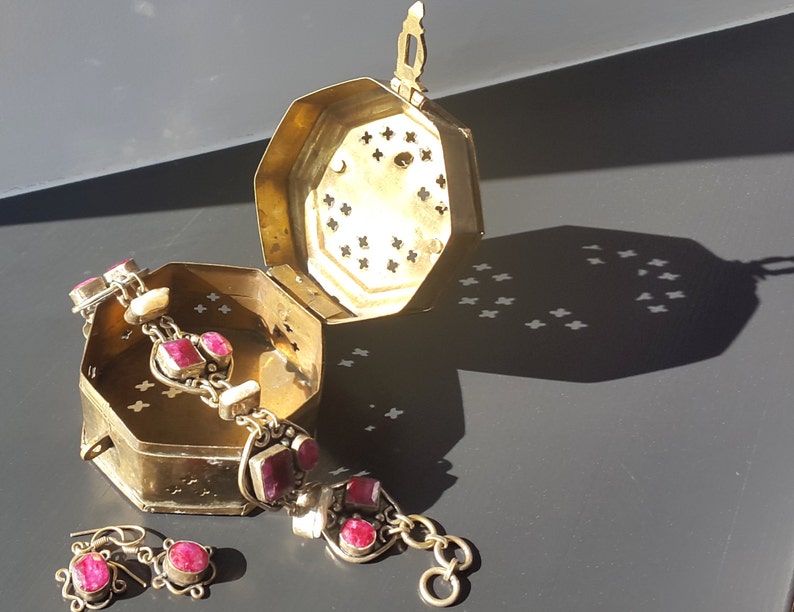 Vintage golden jewelry box trinket box shabby moneybox | Etsy