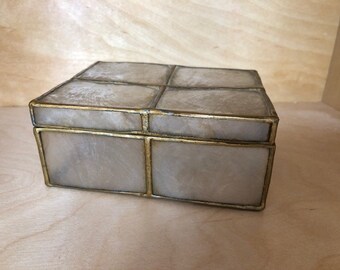 Details about / Capiz Shell Trinket Box Hummingbird 3/"