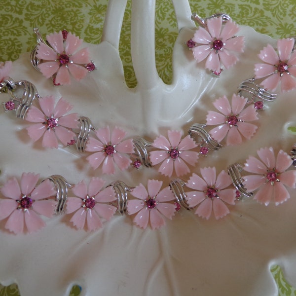 Signed LISNER Vintage Pink Flower Parure Necklace Bracelet Earrings Silver Tone