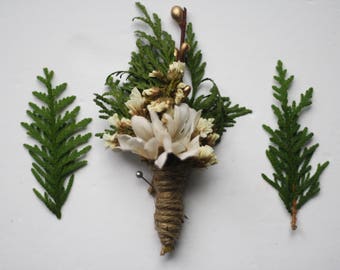 Rustic Boutonniere dried ivory flower Woodland wedding boutonniere cedar buttonhole gold boutonniere cedar lapel pin ivory groom butineer