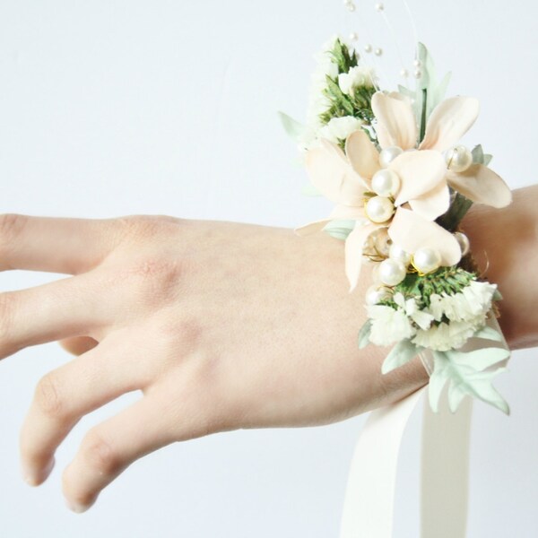 Rustic Corsage Winter corsage Woodland wedding corsage ivory flower corsage winter wedding wrist wrap blush bridal corsage