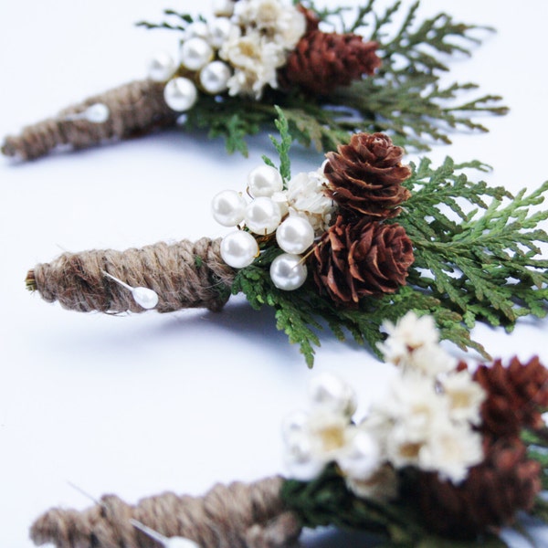 Rustic Boutonniere Winter boutonniere Woodland wedding boutonniere Groomsmen buttonhole flower pinecone boutonniere christmas wedding ELF