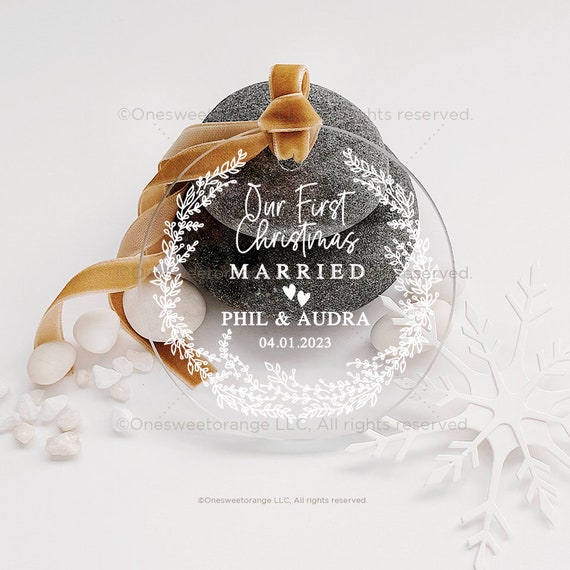 Wedding Gift, Married Ornament, Wedding Date Ornament, Newlywed Gift,  Engagement Gift, Anniversary Gift for Couples, Mr and Mrs