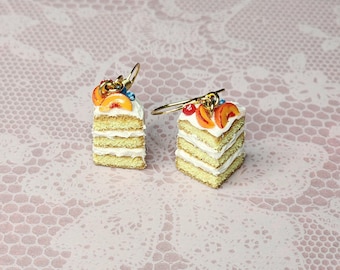 Naked Fruit Cake || berries peaches blueberry cherry naked frosting vanilla cake food jewelry