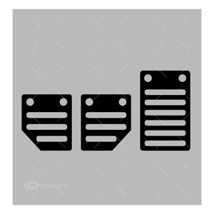 Pode incluir: Três capas de pedal de metal preto com formato retangular e uma série de linhas horizontais.