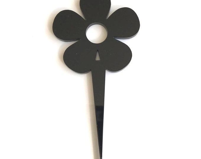 Daisy Cake Toppers: Recycled Acrylic Cupcake Decoration