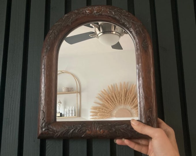 Arched Acrylic Mirror: Custom Colors & Sizes, Shatterproof, Eco-Friendly