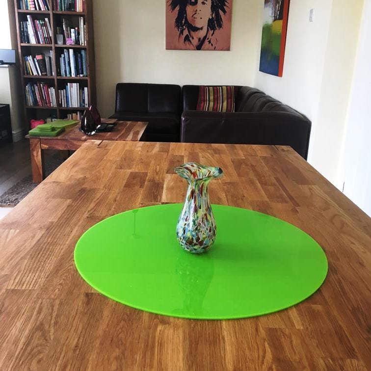 Round Kitchen Worktop Savers in Bright Green Gloss Finish Acrylic 3mm Round Kitchen Worktop Savers in Bright Green Gloss Finish Acrylic 3mm