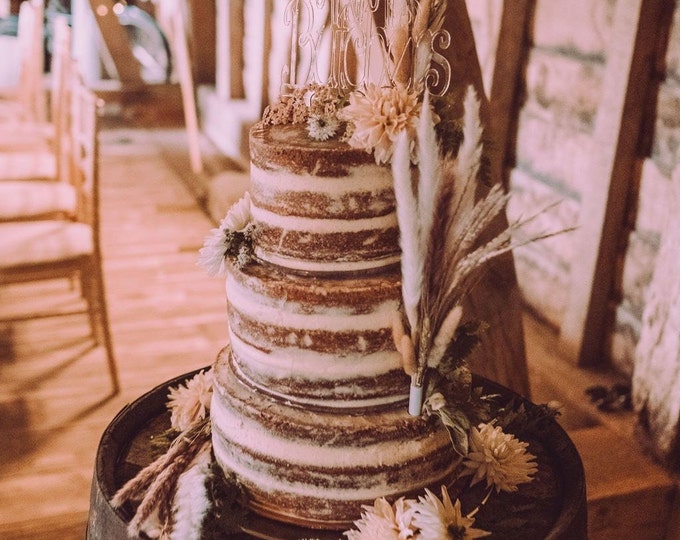 Personalized Mr & Mrs Wedding Cake Topper: Custom Surname, Acrylic