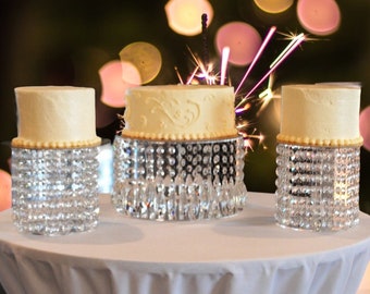 Round Acrylic Crystal Wedding/Party Cake Stand Kit with crystals and LED lights. For cake sizes 6" 7" 8" 9" 10" 11" 12" 14" 16"