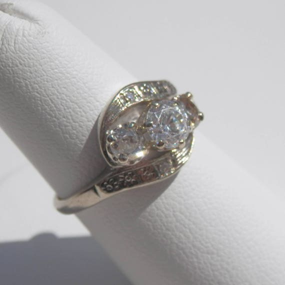 14K Gold .50ctw Side Diamonds Crossover Ring Circ… - image 5