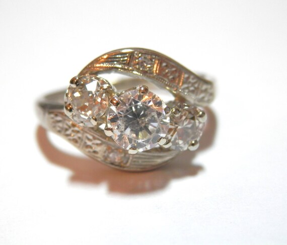 14K Gold .50ctw Side Diamonds Crossover Ring Circ… - image 3