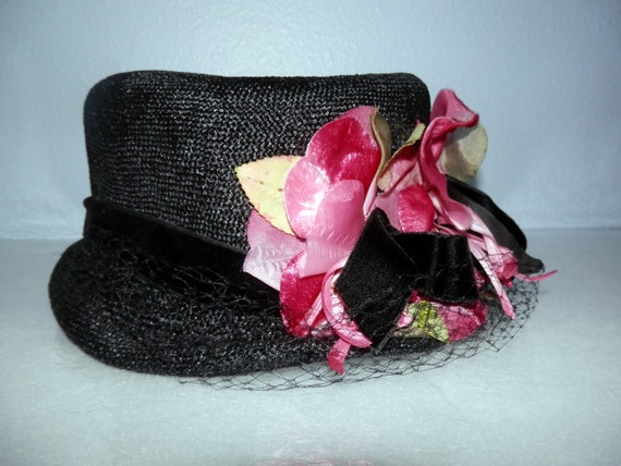 Beautiful Vintage Black Straw Cloche Hat with Net… - image 6